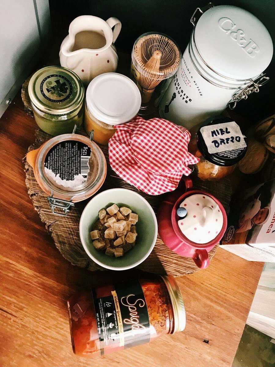 SprigatiSauce's tweet photo. ✨Sugar, spice, Sprigati and everything nice! ✨
Looking for a way to spice up your recipes this week⁉️ A dash 🌟of Sprigati on pasta 🍝, pizza 🍕 and various baked dishes 👌 always adds that hint of flavor that you might be looking for ‼️😋🍅
#sprigati #weeklyrecipes https://t.co/jnhlZFU7Sw