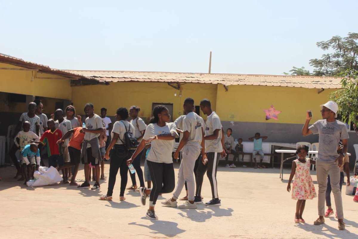 ApsSorrir's tweet photo. Música,dança,teatro e muito humor,também fizeram parte desse dia tão maravilhoso.
Ainda sobre a visita a confraternização ao centro de acolhimento de crianças e jovens EL BETEL 
Uma vez APS,APS para Sempre https://t.co/x9PINUCbQl