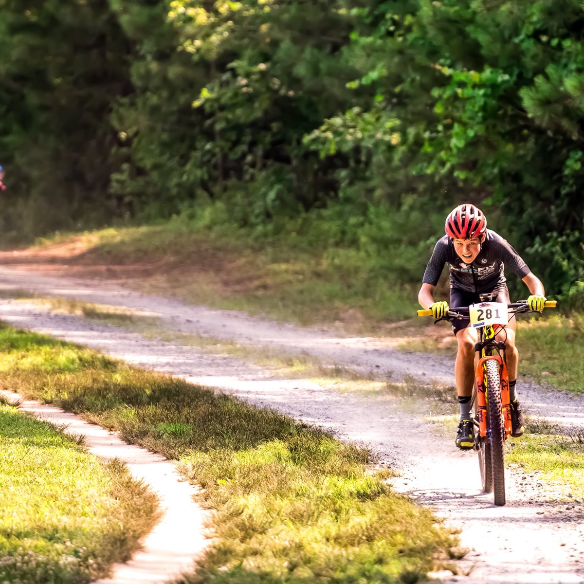 FreeFly_EC's tweet photo. Nice work @philipford.6 for a solid 4th place in the highly competitive SERC Junior Cat 1/2 race yesterday in Acworth, GA! Starting to look good for @usacycling #mtb nationals! 🦅
#cycling #bike #grit #hot #dirt #racing #junior #georgia #photography #morekidsonbikes #fast https://t.co/jDWukTl8OU