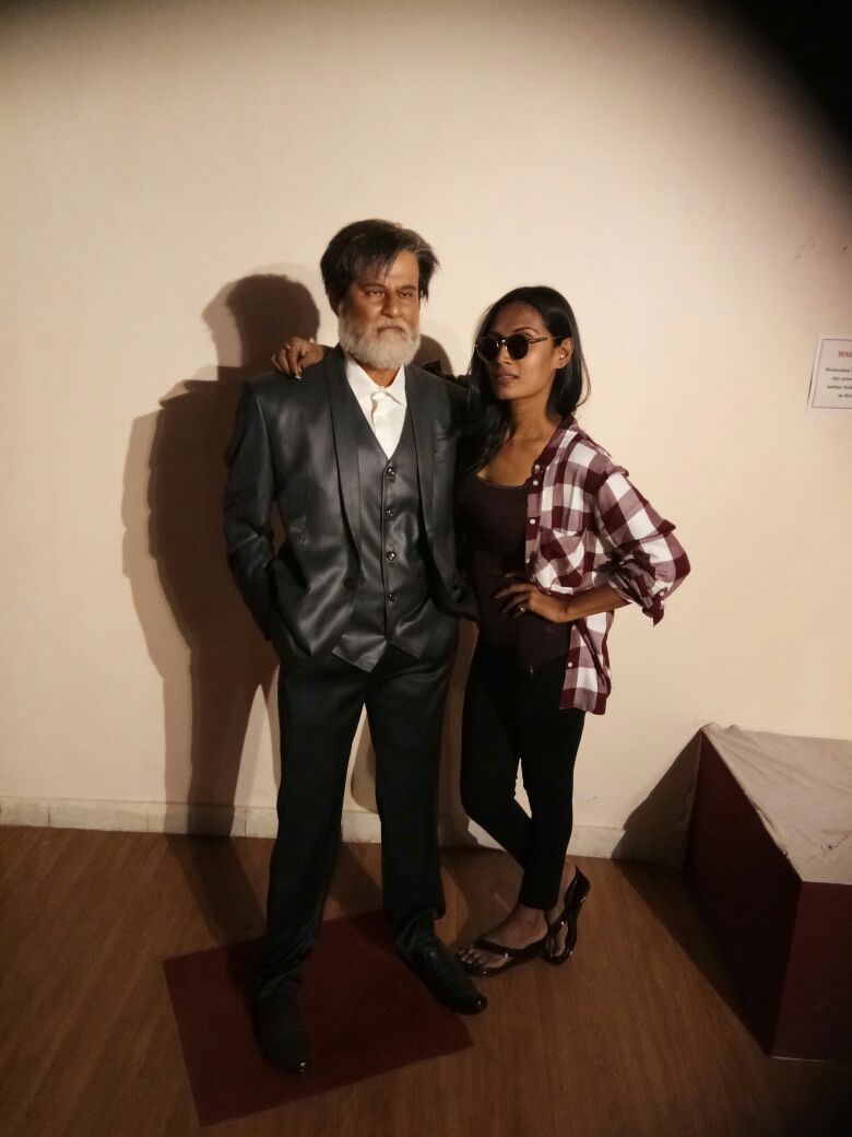 sabreen_taj's tweet photo. If I say it once, it’s like I have said it a hundred times. Yenna rascals mind it. 😎😍😍😍#two #superstar #rajnikanth and#me#sabreen#with# #sabreentajmodel #duskybeauty #yqbabathalaiva #museum #waxsuperstar #tamilmovies #Kaala https://t.co/BHLsrzl78R