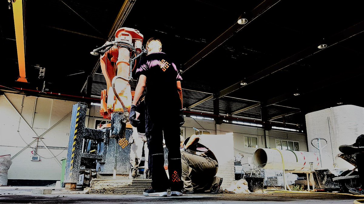 Success is where preparation and opportunity meet. Preparing going back to the desert by printing wall elements, based on new principals. Wanna join?! We are hiring! #learningbydoing #rehearsal  #concreteprinting #beamazing #havefun #wearehiring cybe.eu/career/