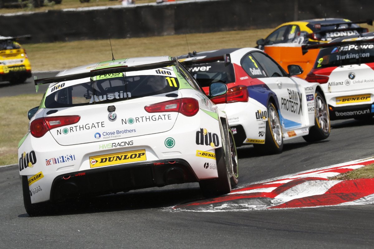 HMSRace's tweet photo. LATEST NEWS: Bittersweet @Oulton_Park Visit For @RobertoAustini And @DuoMotorsport with #HMSRacing As Broken Diff Costs Second Podium Of @DunlopBTCC Season - more here: https://t.co/JUx2CUoJj0 https://t.co/3gdaku7QTO