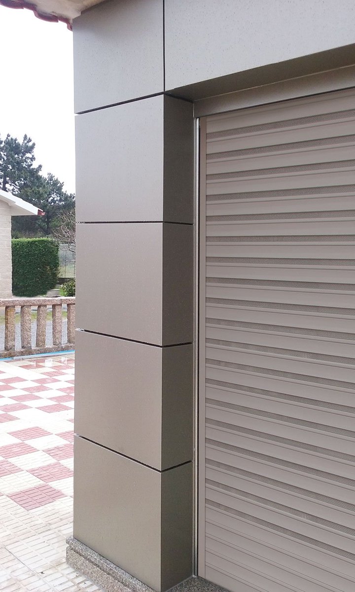 GrupoAlumisan's tweet photo. Si además de #seguridad también necesitas #ventilación, en #AlumisanAsistencia tenemos la solución ideal: #persianas #autoblocantes #microperforadas. Consúltanos!

#FelizLunes #Alumisan #enrollables #instalación #mantenimiento https://t.co/pE4ZRLNcn9