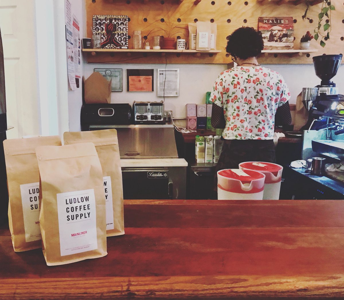CraftHounds's tweet photo. 🌎 EARTH TO YOU!!🌏
Sorry to be abrupt, but it’s Monday. We suspect you might need some #local #java to kickstart your morning. So, savor the flavor and get to work! Let’s do big things this week. https://t.co/IVaOl1p4Na