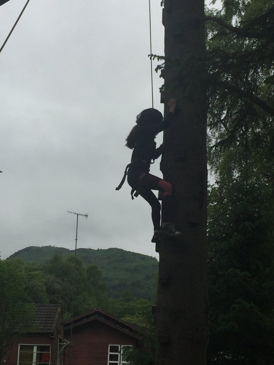 qvsprimary7's tweet photo. S1 worked well as a team at Dounans - Not for the faint-hearted ! https://t.co/JstBF7y56i