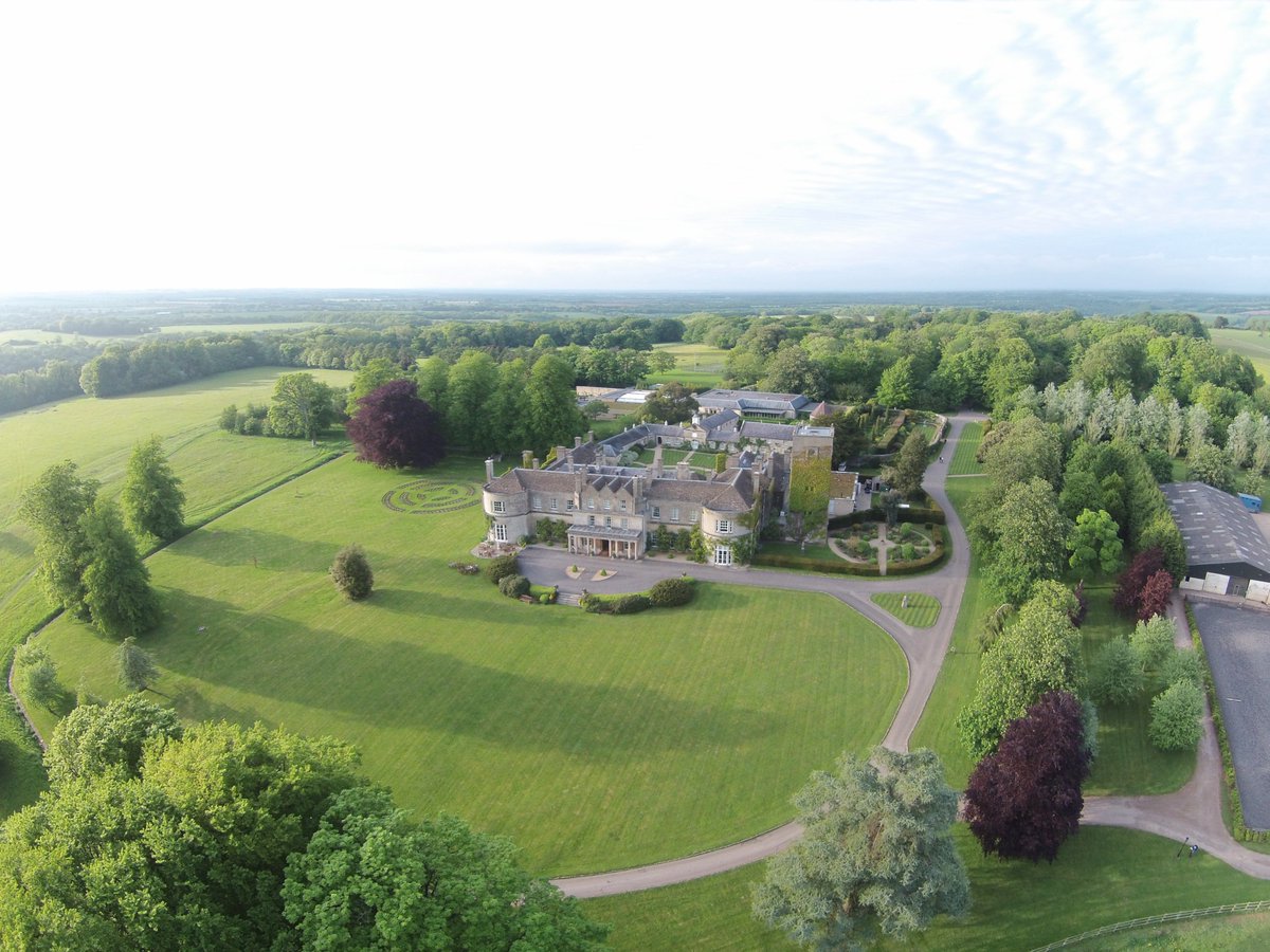 LucknamPark's tweet photo. Father's Day Tea - the perfect treat! Choose from a delicious Full Afternoon Tea with either Whiskey or Local Ale served in The Library, Drawing Room or on the Terrace #FathersDay https://t.co/OUH9wYjL8H https://t.co/BJ90NP6egE