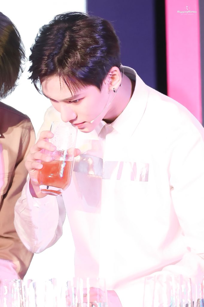 DizzyingD's tweet photo. 180531 美的录制【HD】

 #丁泽仁 #dingzeren #딩저런 #정택인 https://t.co/MO1AxC6WqI