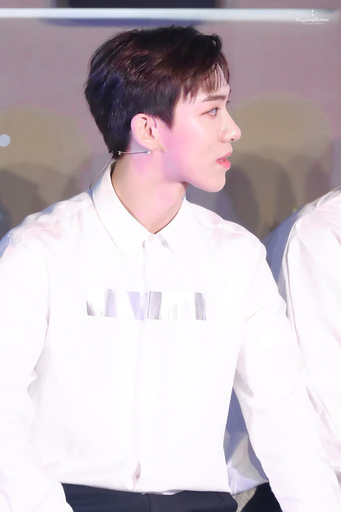 DizzyingD's tweet photo. 180531 美的录制【HD】

 #丁泽仁 #dingzeren #딩저런 #정택인 https://t.co/bYIwZStoOC