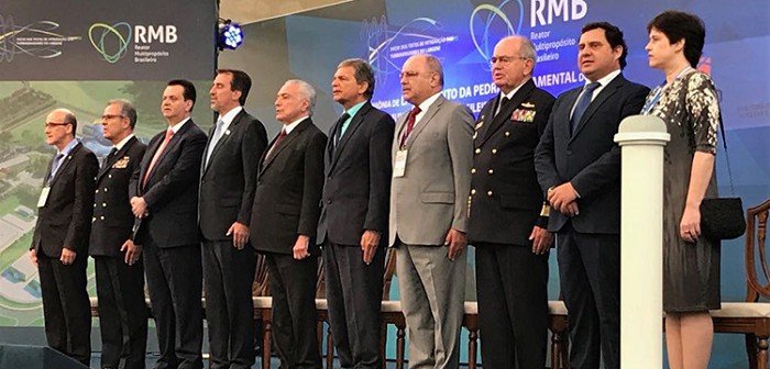 DefesaSeguranca's tweet photo. MARINHA lança pedra fundamental do Reator Multipropósito Brasileiro 👏👏
https://t.co/OwacYHthSV https://t.co/QOKHie7YDK