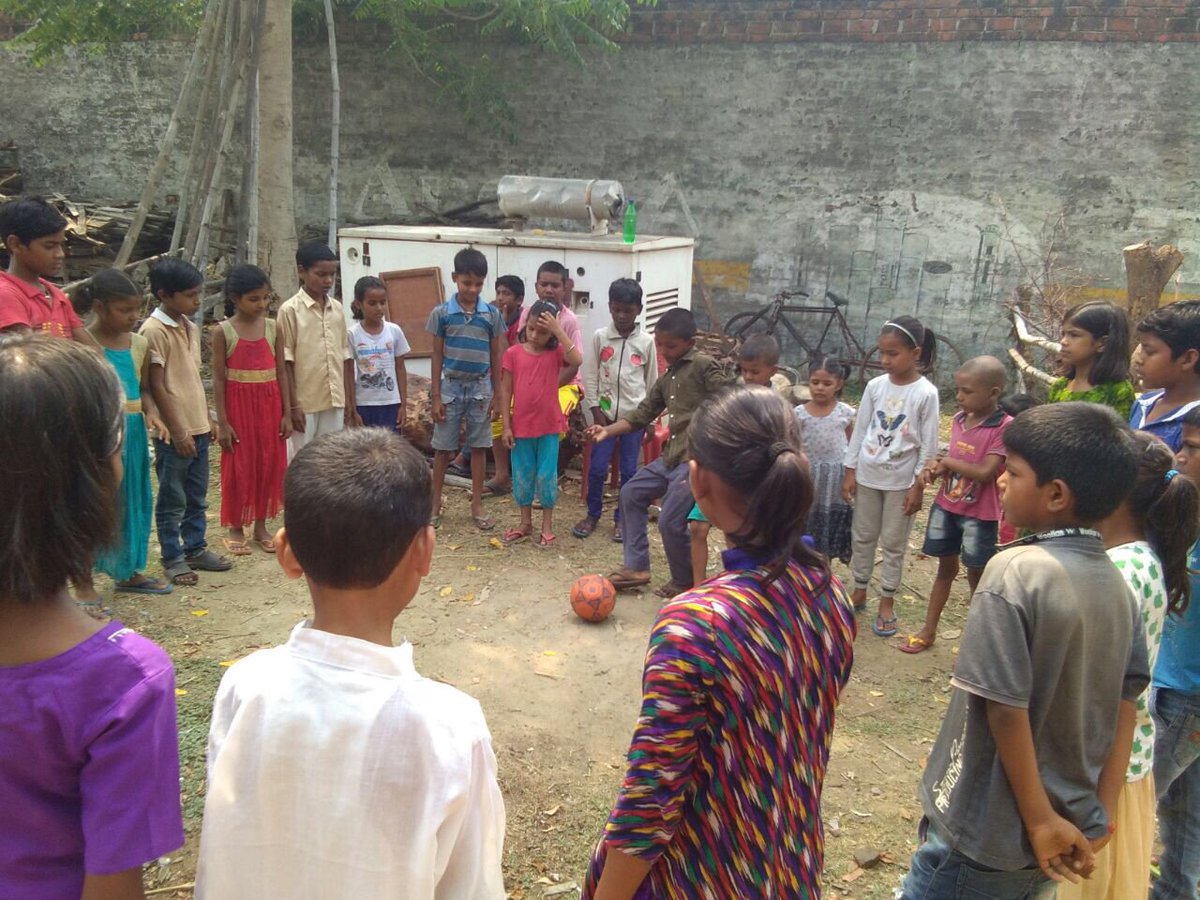 SarthakNGO's tweet photo. A healthy body homes a healthy mind.💛💪🏻
#SarthakKids #SarthakNGO #Healthy #HealthIsWealth #Childhood #Children #Outdoor #OutdoorGames #Cricket #Football #Sports #SportsIndia #Lucknow #Slums #LifeInSlums https://t.co/RSH2qSvhbW