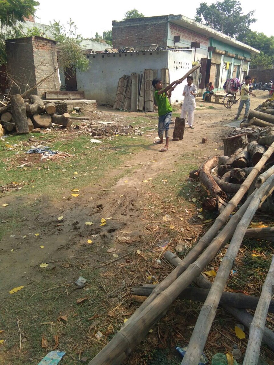 SarthakNGO's tweet photo. A healthy body homes a healthy mind.💛💪🏻
#SarthakKids #SarthakNGO #Healthy #HealthIsWealth #Childhood #Children #Outdoor #OutdoorGames #Cricket #Football #Sports #SportsIndia #Lucknow #Slums #LifeInSlums https://t.co/RSH2qSvhbW