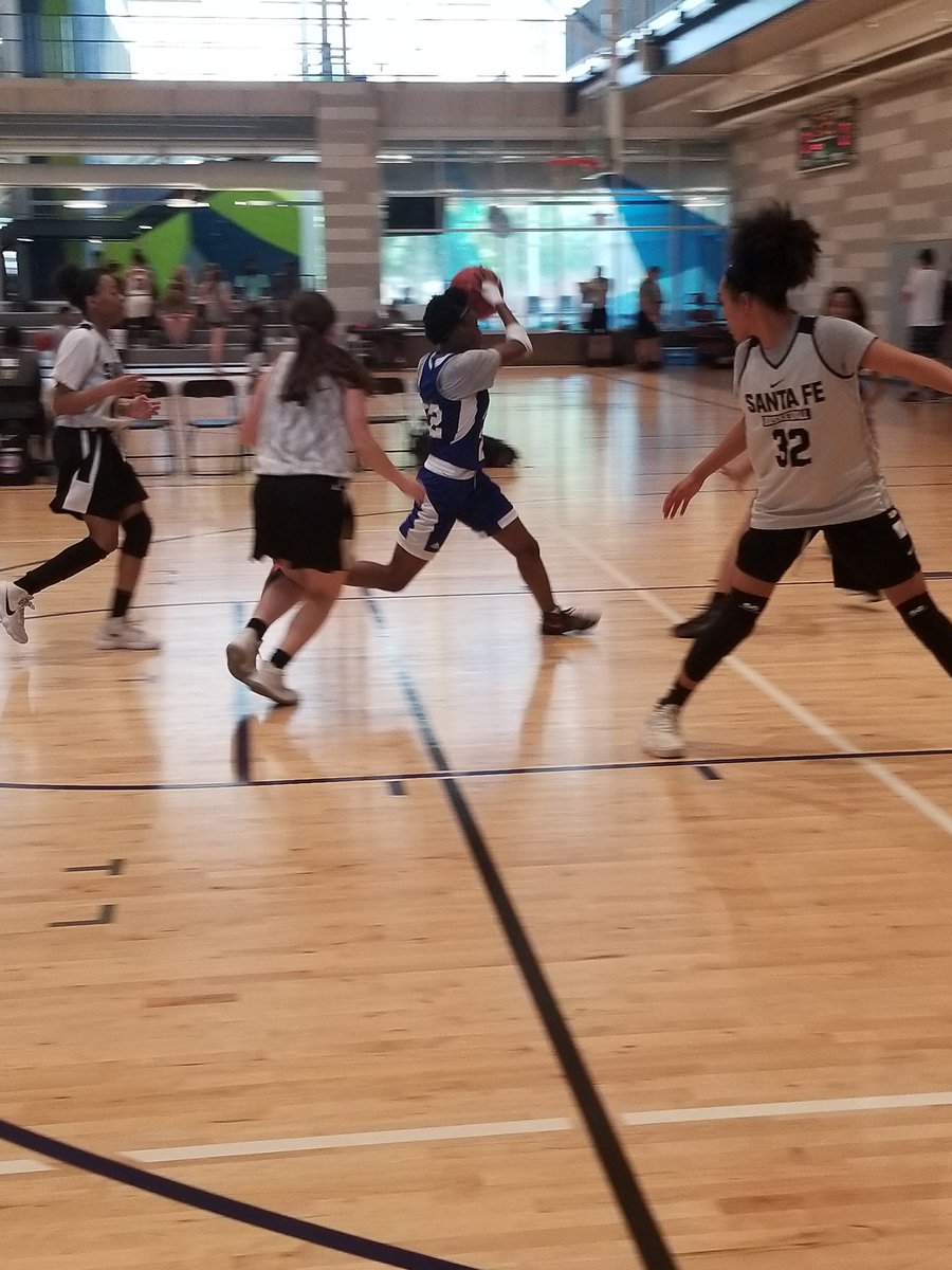 AKYBELITESPORTS's tweet photo. AKYB Elite Lady knights played awesome this past weekend against juniors and seniors!!
@CharlotteWBB @aggie_hoops12 @KUWBball @VCU_WBB @IndianaWBB @uncwbb @LSUwbkb
@AlabamaWBB @OleMissWBB https://t.co/bq0huB1XUg