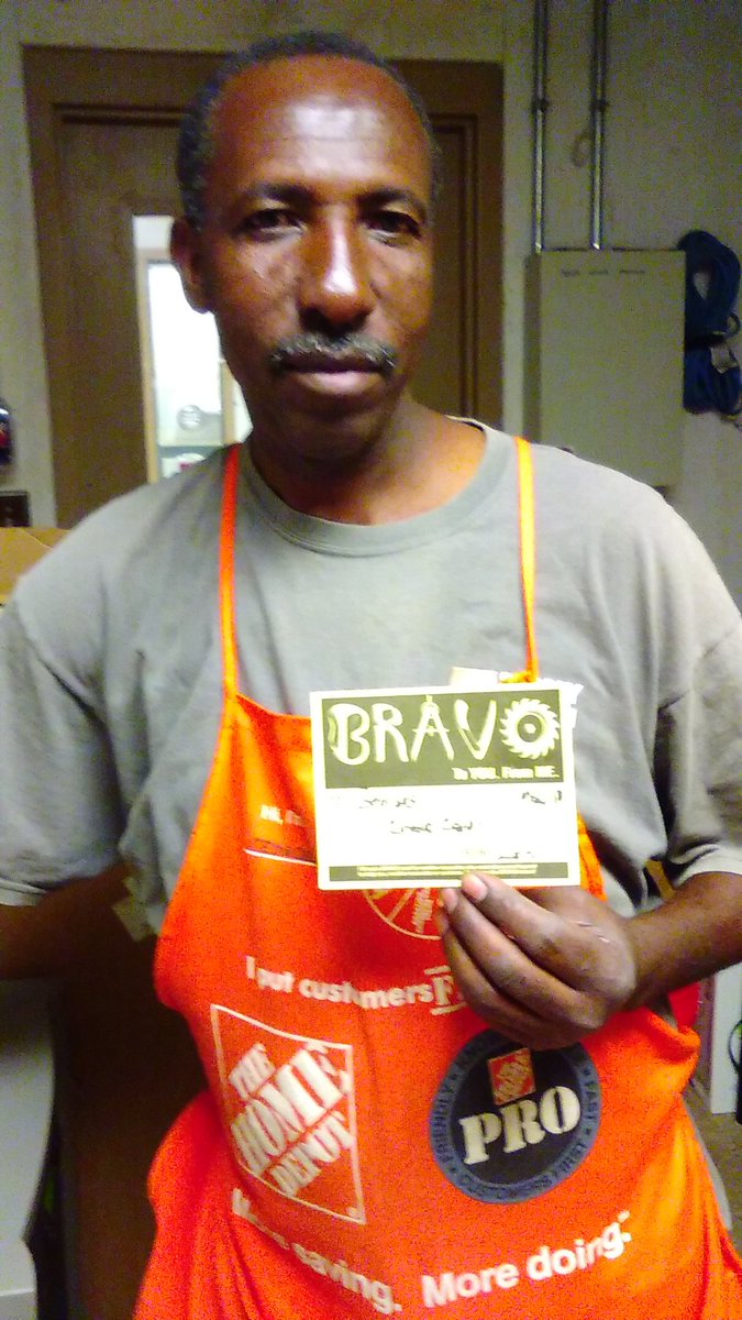lori_keyser's tweet photo. Great job pro lot associate Georges for opening his first Credit card. # team work @WileyLorena @sktrih_sandy @LisaMcBride20 @SamuelAlfaro2 https://t.co/oZ0so2uLGX