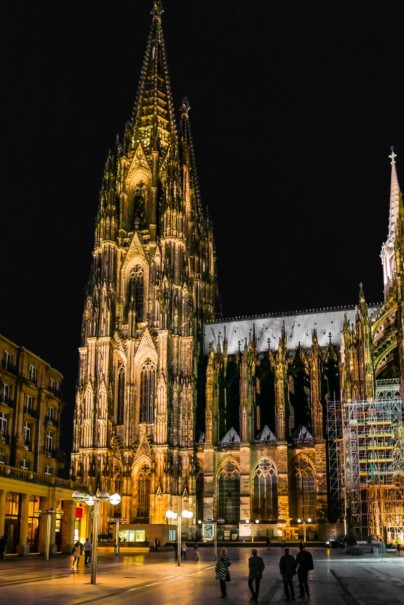 Beers_and_Beans's tweet photo. Massivumformung, Dicker Pitter und ein Foto vom Kölner Dom - was es sich damit auf sich hat jetzt neu im Blog: https://t.co/Wg8LUyjMQO
#Köln #Dom #dickerpitter #History https://t.co/Ifo0DssOAl