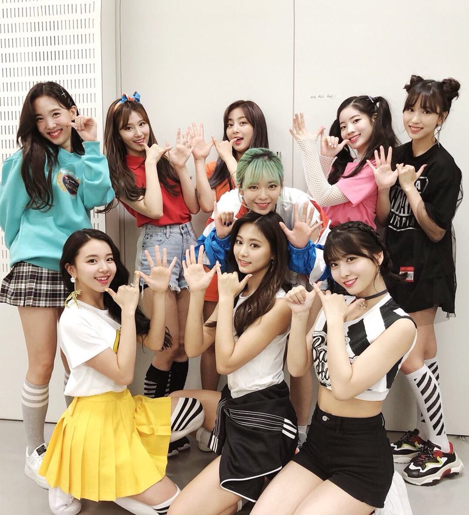 TWICE_dik's tweet photo. ジョンヨン好きすぎて倒れそう

いつもクールなのにこういうとこのギャップがたまんない

あぁ、すき https://t.co/AD8wGUal1v
