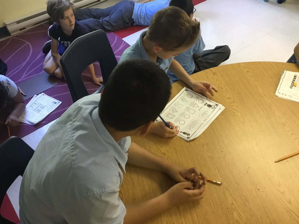 KellsMsSkinner's tweet photo. We are continuing work on our #geometrocity projects #grade3/4 #teamwork #math https://t.co/Hs7PGakQa0