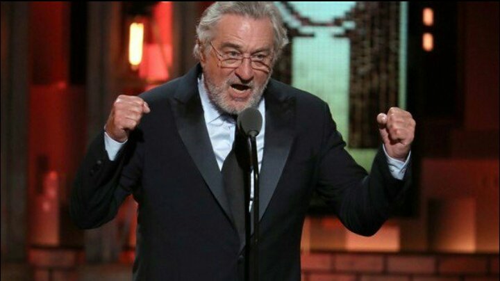 yazztrevi's tweet photo. #RobertDeNiro insultó al presidente @realDonaldTrump #Tony2018 "Solamente quiero decir una cosa: fuck Trump"
@TDTamaulipas https://t.co/SU5yIvB3IP