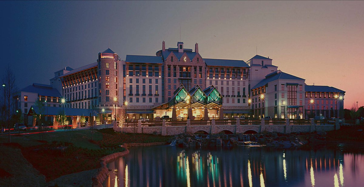 ScarpettaGroup's tweet image. Have you registered for #FileMakerDevCon2018 yet? Our very own, James will be repping the Scarpetta Group this year as he gives a talk on layouts and designs. Register here: buff.ly/2JpOB84