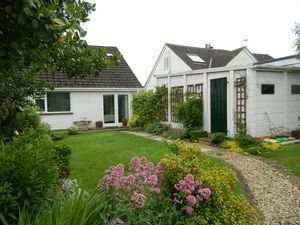 AveryWSM's tweet photo. NEW - WORLE HILLSIDE - £260,000 
An amazing opportunity to purchase this bungalow with an attic conversion in impressive decorative order throughout. This property is perfect to move straight into.
https://t.co/P1zfyJxazF https://t.co/ZG3SmboMIw