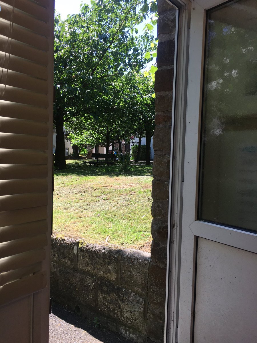 TabisW's tweet photo. What a glorious day to spend at #HolsworthyLibrary ! https://t.co/R7O3jSuRU3