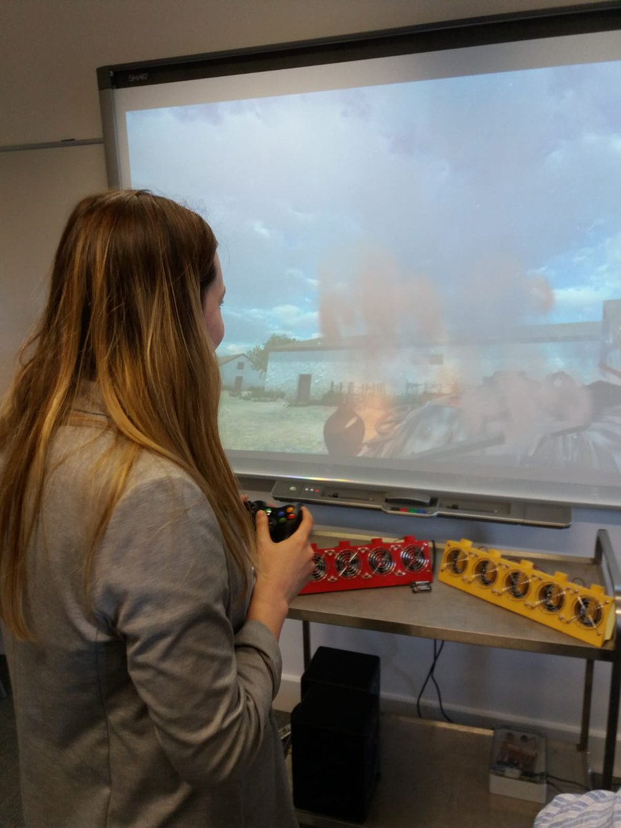 tel_jackie's tweet photo. VR sights and smells! Battling an array of fans, trying not to smell the fire 😁 #ReadingVR https://t.co/W7wa1vxLW0