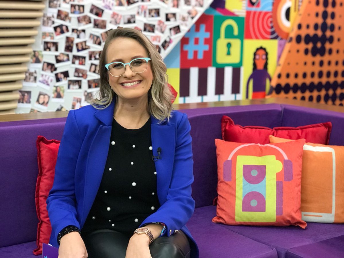 SuperPoderNaTV's tweet photo. A nossa #SuperAliada Soraia Schutel fala como se valorizar no mercado de trabalho! #SuperPoderosasBand #VamosJuntas https://t.co/Vg3DvT9OeO