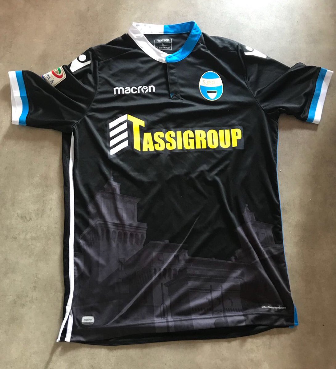 boukarydrame's tweet photo. 🇫🇷 Petit cadeau de fin de saison 🎁 RT + follow pour gagner mon maillot de SPAL. Tirage au sort jeudi ✌️
🇮🇹 Un regalo per la salvezza 🎁 RT + follow per guadagnare la mia maglia della @spalferrara. Sorteggio questo giovedì ✌️ https://t.co/ToYXa81IGU