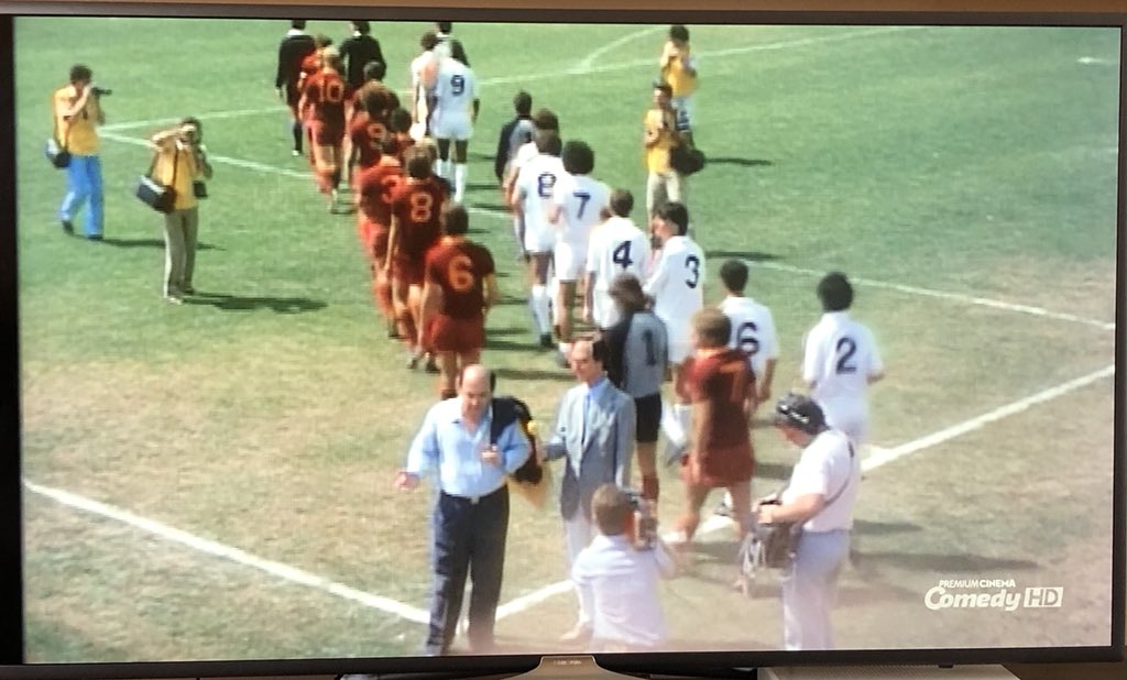 Viciupacciu's tweet photo. #PremiumComedy non poteva farmi regalo migliore๐ฌ
#LAllenatoreNelPallone โฝ๏ธ #LinoBanfi #StoriaDelCinema #FilmCult ๐ฅ๐ฌ #Anni80 #Amarcord https://t.co/WiFbhBf4fi