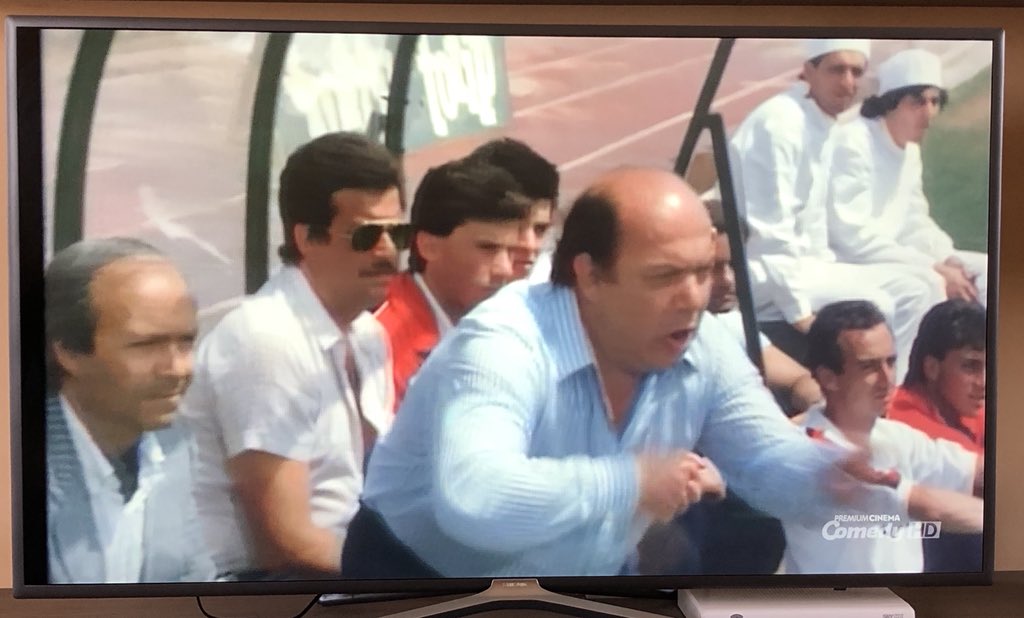 Viciupacciu's tweet photo. #PremiumComedy non poteva farmi regalo migliore๐ฌ
#LAllenatoreNelPallone โฝ๏ธ #LinoBanfi #StoriaDelCinema #FilmCult ๐ฅ๐ฌ #Anni80 #Amarcord https://t.co/WiFbhBf4fi