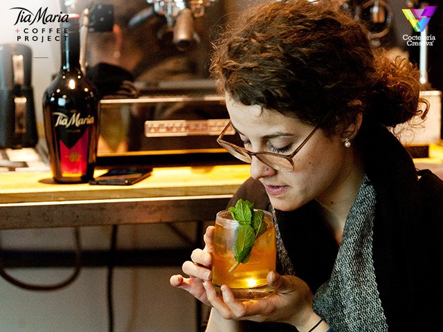 CreativeBar's tweet photo. #TiaMariaCoffeeProject: Te invitamos a redescubrir con @tiamariadrink sensaciones y creaciones sobre el mundo del café y la aplicación de técnicas en #coctelería. Fechas:
✔ En Barcelona: lunes 18 jun
✔En Madrid: miércoles 27 jun
¿Te apuntas? Contáctanos por mensaje directo 🔛 https://t.co/rYxU77jjwf