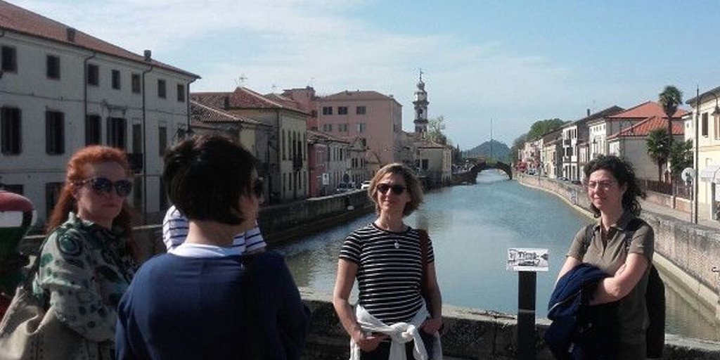 ilCISET's tweet photo. Sta per concludersi il #percorsoformativo sul #turismo rivolto alle #aziende della #Saccisica. Ma cosa è stato fatto in questi mesi? https://t.co/hH9uKb5Kir @RegioneVeneto #Consulman https://t.co/zuqITH7K6b