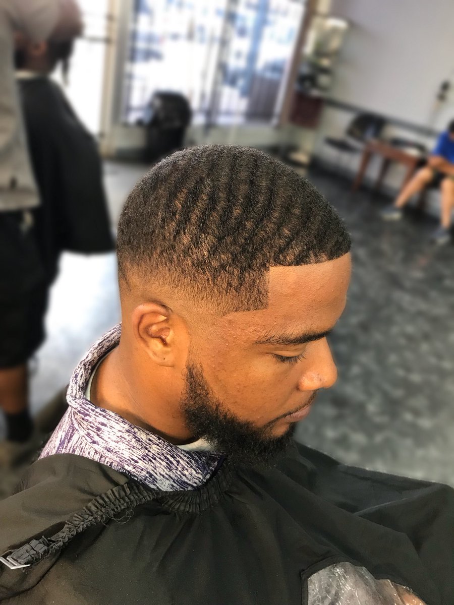 ClipperGoddess's tweet image. 🗣🗣 I'm a female barber located in Lufkin, Tx . I cut hair for $15. I would appreciate a RT to help me find my new clients. I’m just looking for 1 opportunity to be great‼️‼️