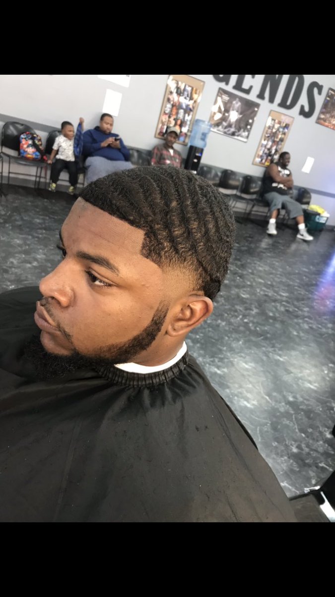 ClipperGoddess's tweet image. 🗣🗣 I'm a female barber located in Lufkin, Tx . I cut hair for $15. I would appreciate a RT to help me find my new clients. I’m just looking for 1 opportunity to be great‼️‼️