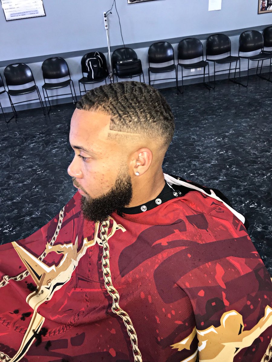 ClipperGoddess's tweet image. 🗣🗣 I'm a female barber located in Lufkin, Tx . I cut hair for $15. I would appreciate a RT to help me find my new clients. I’m just looking for 1 opportunity to be great‼️‼️