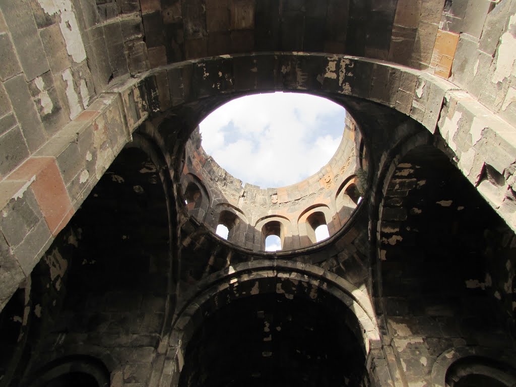 ShadowDropDev's tweet photo. The Cathedral of Talin, Armenia: https://t.co/meaztu7VBf