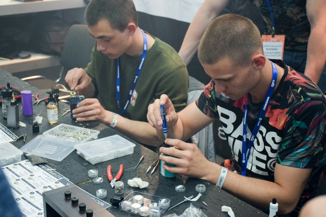 vapeshow_eu's tweet photo. Last week, June 8-9, Russian capital hosted the seventh international vape-exhibition VAPEXPO MOSCOW by Smile-Expo 💨

As always, #VAPEXPO_MSK  attracted a huge vape community, pleased the guests with a bright show program and introduced the best novelties of the industry.🔥 https://t.co/LVyxKwAkxm
