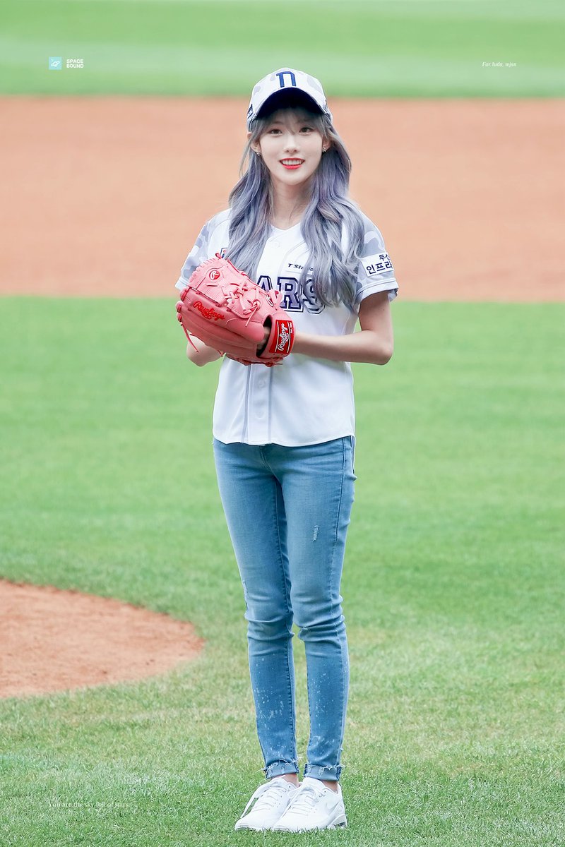 SpaceBound_97's tweet photo. 180610 야구만화 아닐리,,,,
#루다 #우주소녀 #WJSN https://t.co/hhPAOYI4nW