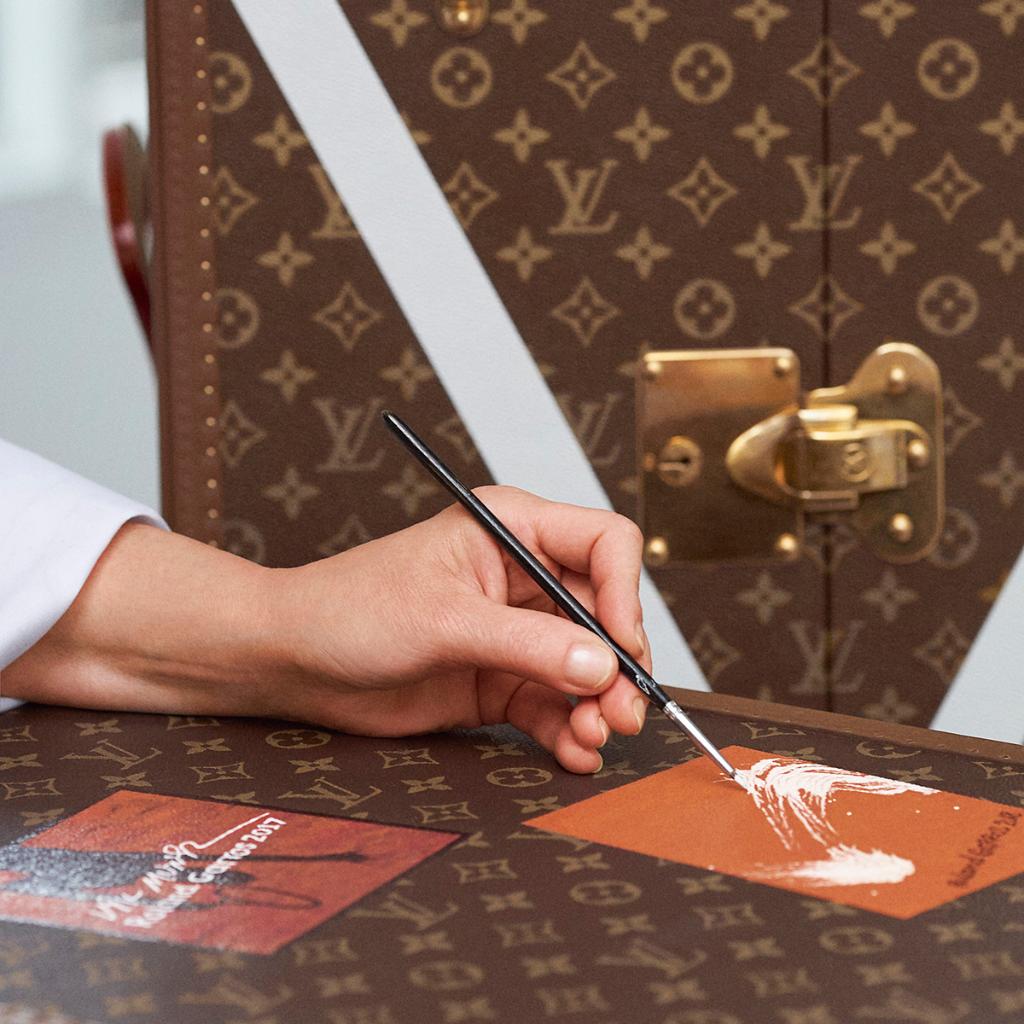 Louis Vuitton on X: A collaboration celebrating French Savoir-Faire and  excellence. #LouisVuitton and Roland-Garros teamed up once again with its  bespoke trophy trunks presented during the finals. #RG18   / X