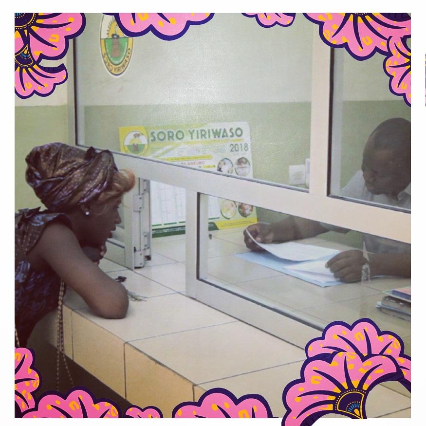 CocoLaSerie's tweet photo. Coco écoute sa maman, 
Elle se rapproche des Institutions de Micro Finance, prend des informations et développe ses connaissances.
#Filles #Entrepreneuses #Autonomisation #Education #Financière #girlpower #business #women #Mali #Bamako https://t.co/SuRotAGq8S