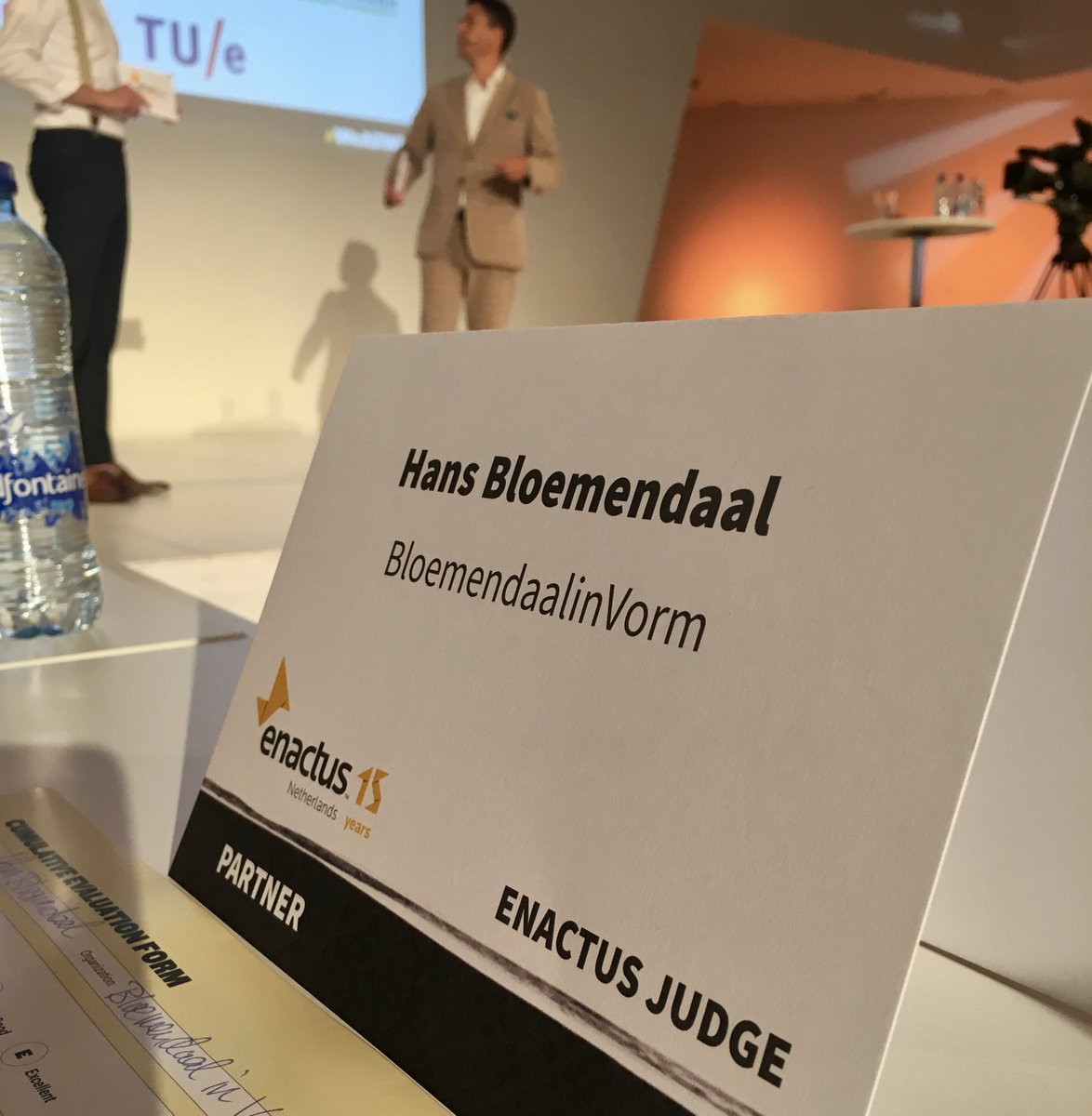 Afgelopen vrijdag was een dag van frisse ideeën, ondernemerschap en oog voor de toekomst. Eigenlijk dus een dag als ieder ander… Hans was nu alleen ook jurylid van de nationale competitie van <a href="/EnactusNL/">Enactus Netherlands</a> <a href="/invorm/">Bloemendaal in Vorm</a> trotse communicatiepartner van Enactus. #weallwin