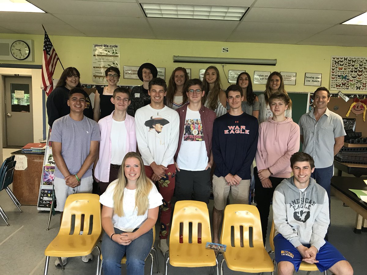 SoutholdScience's tweet photo. Love this crew!! Congrats Everyone! Had a blast opening our Time Capsule @southoldelem https://t.co/ZYk28GUTei