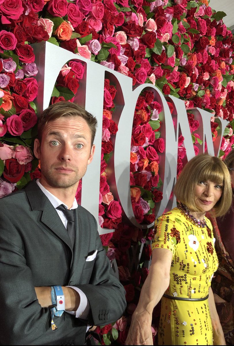 Gibbo and Wintour together at last. Don’t think I’ll take a better pic in 2018. 🤣 #tomgibbons #annawintour #tonyawards #fashion