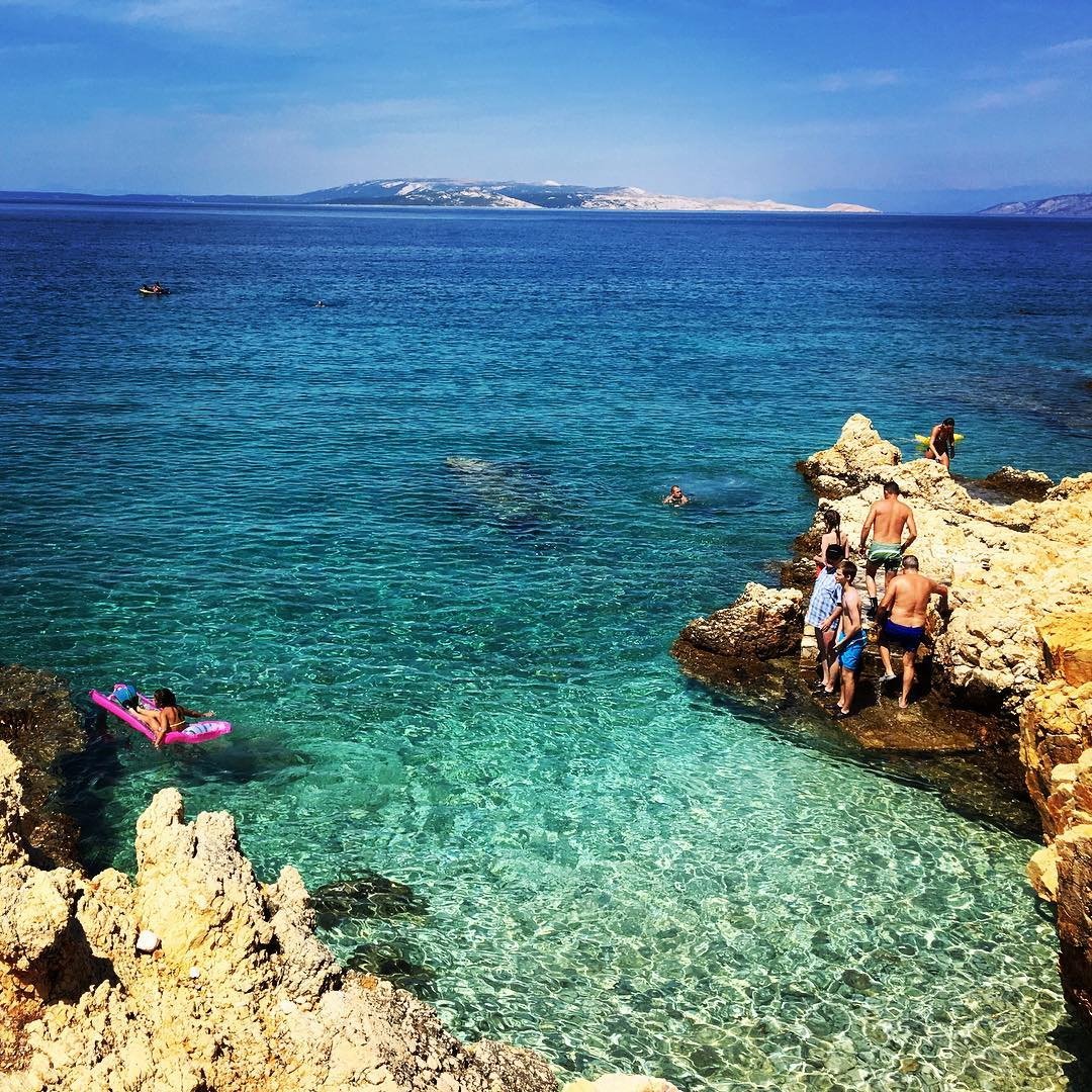 PointersTravel's tweet photo. In case you need that #MondayMotivation ๐๏ธโโ๏ธ
Discover. Enjoy. Live.
Discover more beautiful moments like this on:
๐ฑ https://t.co/TitRKFeRI1
๐บ https://t.co/XVjdN2CGIF
Photo credits:
๐ธ https://t.co/A6ZQpucvaY
#travelbloggers #travelling #pag #visitcroatia #pointerstravel https://t.co/C7gOBQ9WCx