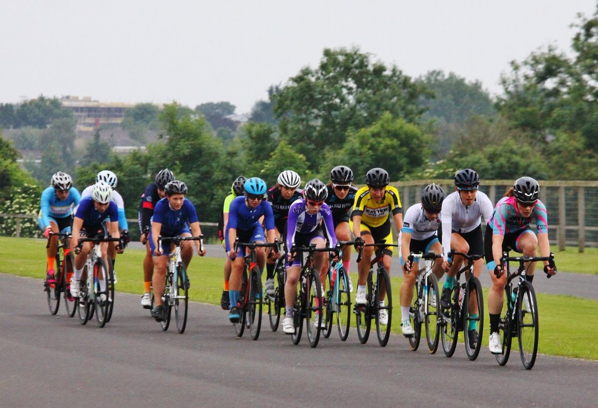 FelixYoung22's tweet photo. Video highlights and report from last week's races at Odd Down. So pleased that the men's and women's races have strong fields and that the racing has been fast and friendly. Vid: https://t.co/Kq6tzU6VT2  Write up: https://t.co/OWp3QeUf7p #ODSS2018 https://t.co/ppAsSkoYPl