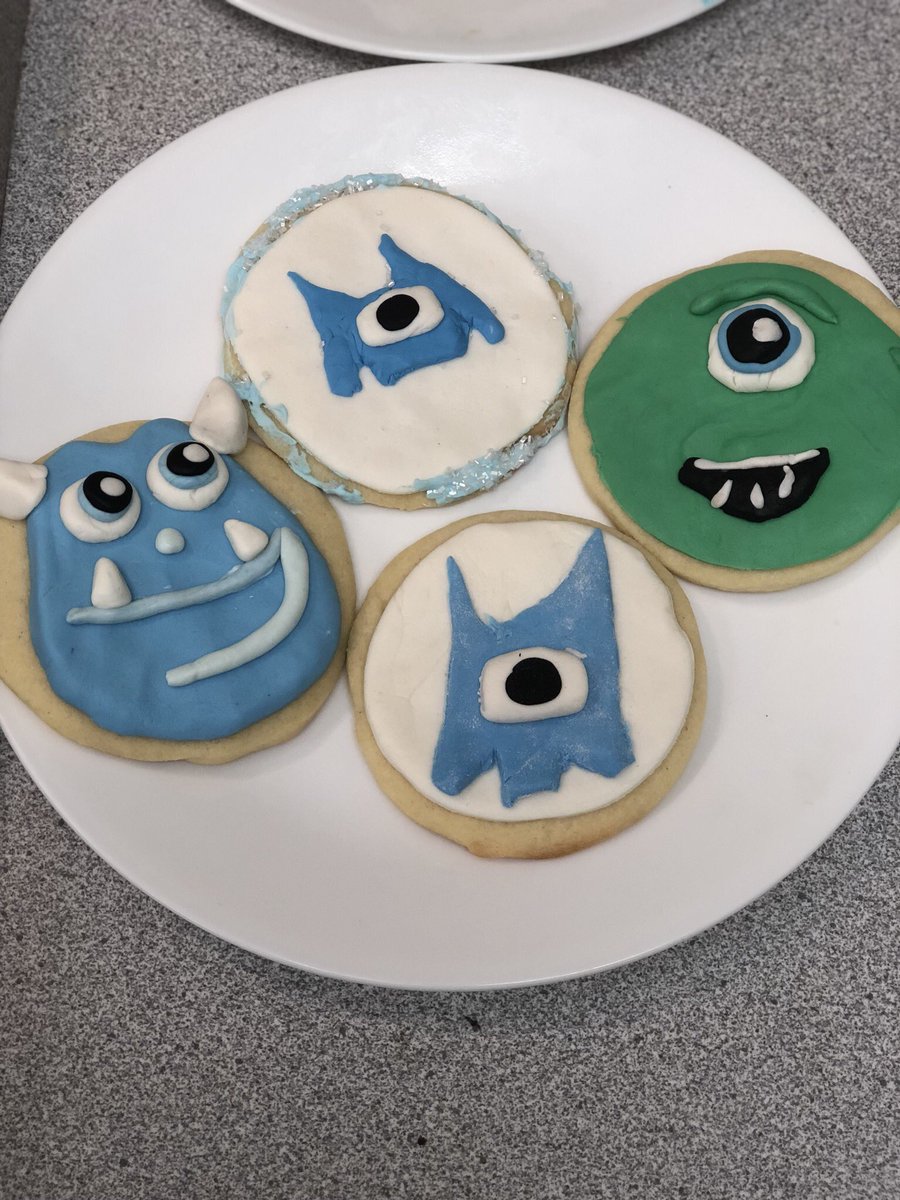 porteredtech's tweet photo. A few of my favorites from sugar cookie wars! #weareums #fcpscte https://t.co/aGwTkCawiM