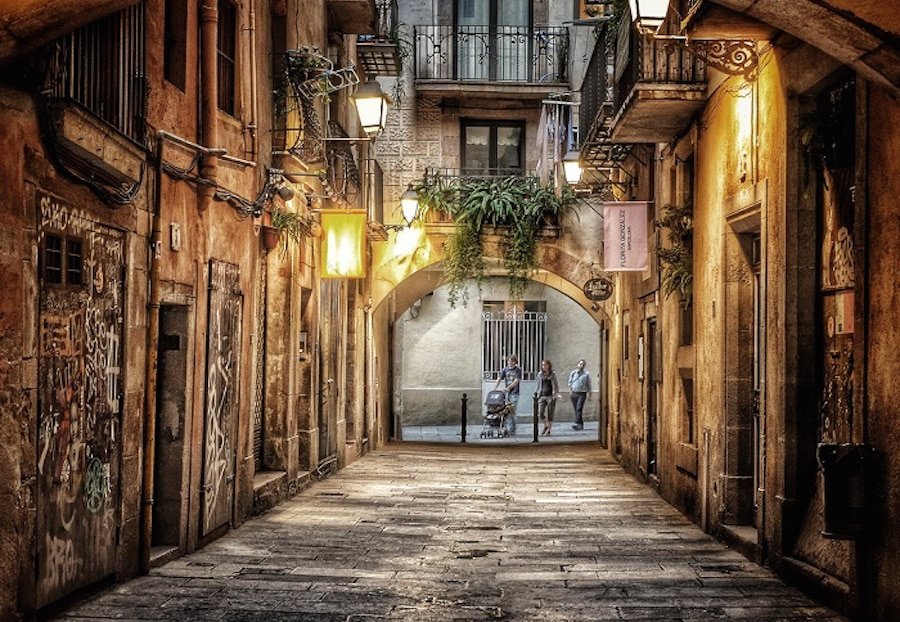 bebiketours's tweet photo. The Magic of El Born Neighborhood in Barcelona: What to Do and Visit https://t.co/uTGD00Bwsk #VisitBarcelona #things2to #mustvisit #lifestyle #locals #unique #atmosphere #Charm https://t.co/zCur8iJa36