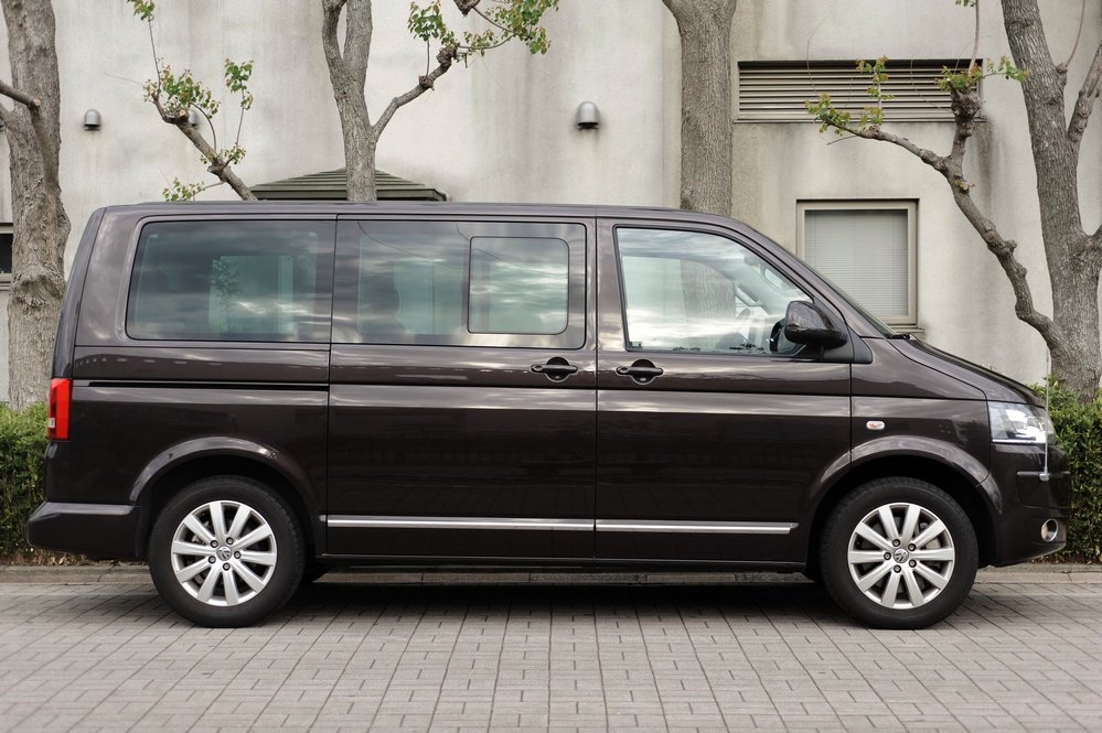 leparnassSA's tweet photo. 走行わずか約9300kmフォルクスワーゲンT5マルチバン2.0TDIハイライン
ディーゼル左DSG7人乗り諸費用オールイン乗り出し価格680万円 #フォルクスワーゲン #volkswagenT5 #T5マルチバン #T5ハイライン #フォルクスワーゲンT5　#フォルクスワーゲンT5マルチバン　#VW_ #ngu_car @ https://t.co/Yu8i6fS9mP https://t.co/GPOGrIlnjq