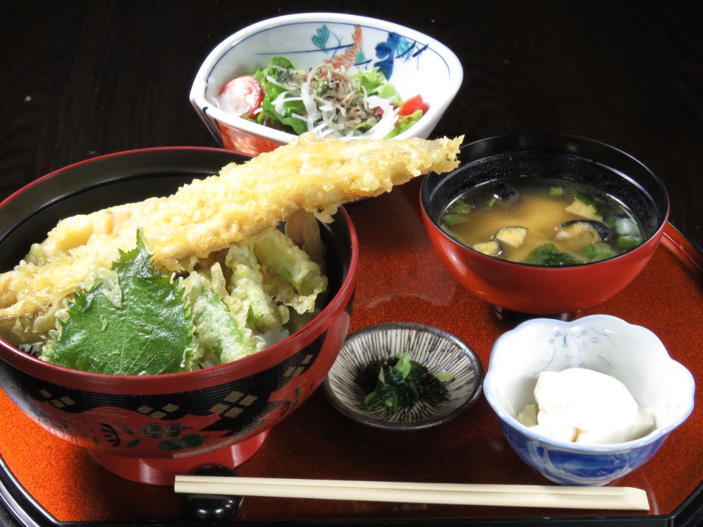 Gotoイート参加中 福山市の酒膳屋 三茶 酒膳家三軒茶屋の人 福山市 福山市ランチ 福山城 鞆の浦 明日から姉妹店 川口町三軒茶屋でランチ営業再開です 平日火水木曜11 30 14 00売り切れ時終了 大好評はみ出る地穴子天丼定食等々ご用意してお待ちして Gotoイート参加中 福山市の酒膳屋 三茶 酒膳家三軒茶屋の人 福山市 福山市ランチ 福山城 鞆の浦 明日から姉妹店 川口町三軒茶屋でランチ営業再開です 平日火水木曜11 30 14 00売り切れ時終了 大好評はみ出る地穴子天丼定食等々ご用意してお待ちして