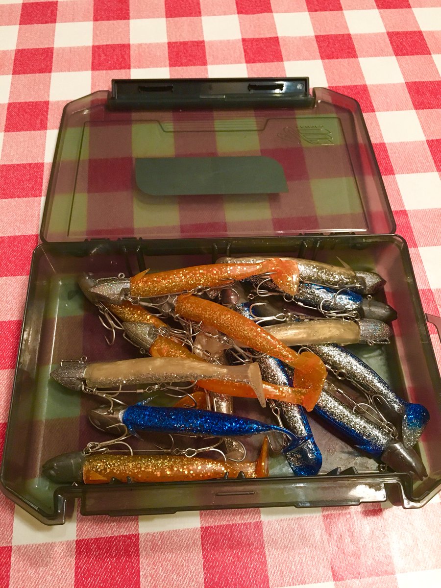 たかちゃん En Twitter 久々にジグヘッドを加工 W ベースはスイミングテンヤとフラットジャンキージグヘッド フックを折ってヒラメシャフトとフック リングを装着するだけで2フックタイプのjhになる 1つ500円以内で作れるから 2つで1500円の既製品を買うより低