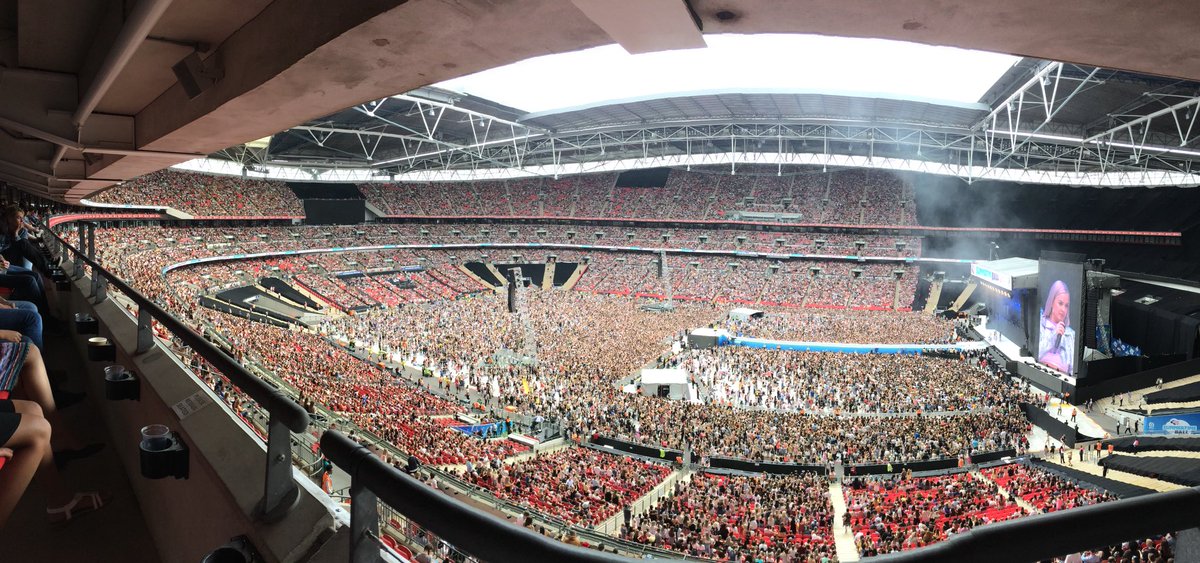 CastlebraeHE's tweet photo. Work experience over. Now time to relax and enjoy the Summertime Ball. @SBFutureChef @CastlebraeCHS @DelawareNorthUK https://t.co/k75yjg6MPi